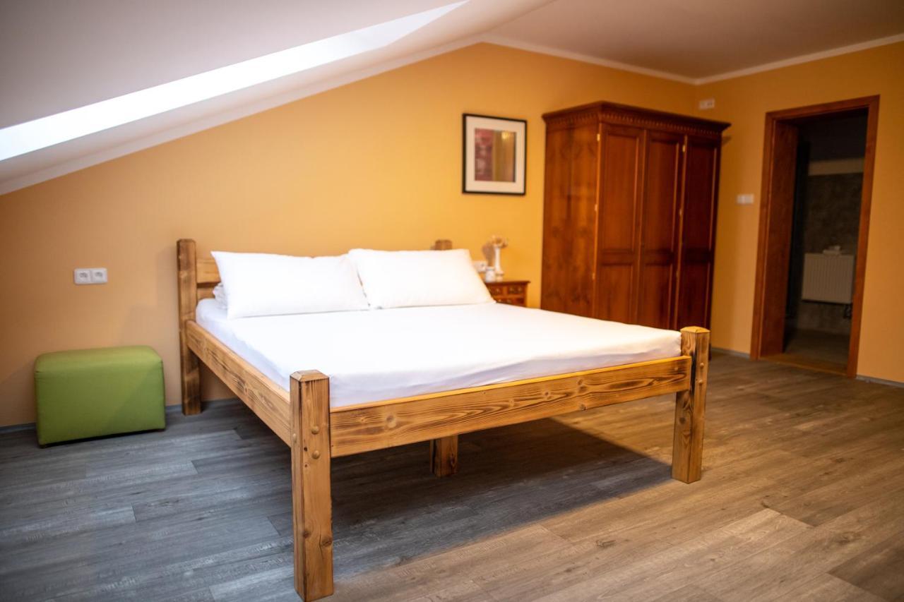 Pension Vyhlidka Klasterec nad Ohri Luaran gambar